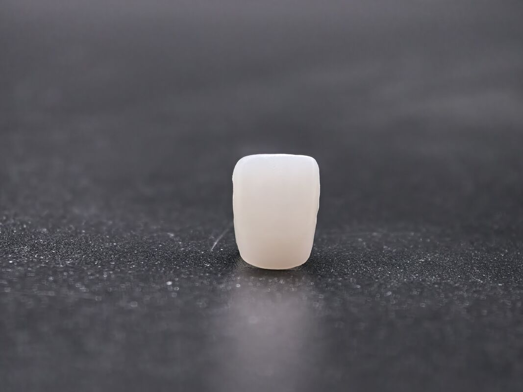Dental Zirconia Block preshed untuk pemrosesan CADCAM dengan kekuatan superior dan translucence yang sangat meniru gigi alami