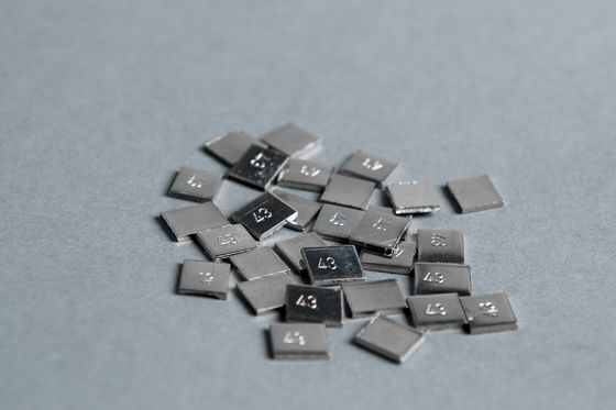 Audental 43 Perak-Palladium Porselin Alloy Putih Pd43% Alloy mulia Untuk restorasi gigi yang kuat dan estetis